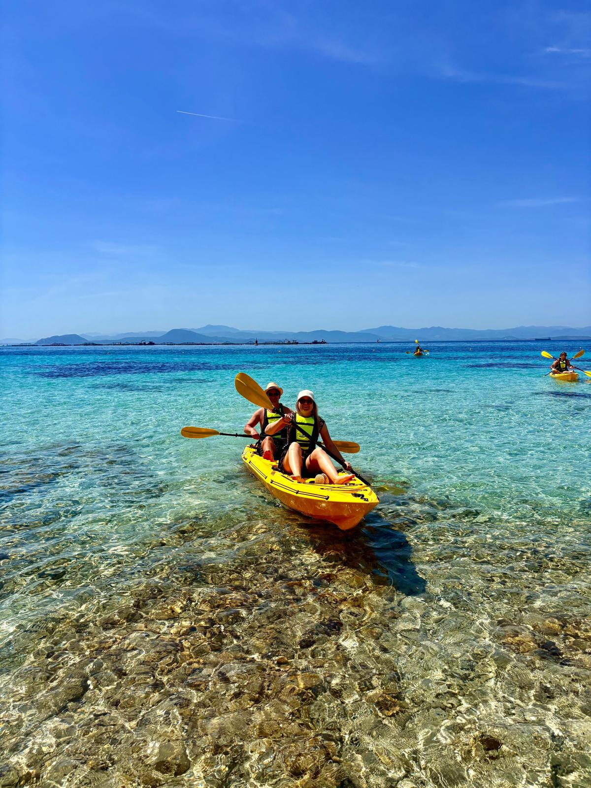 Kayak smontabile Split 2 Fishing Big Mama kayak con 2 ruote e 2 gavoni, 2 seggiolini, 2 pagaie, 2 porta canne