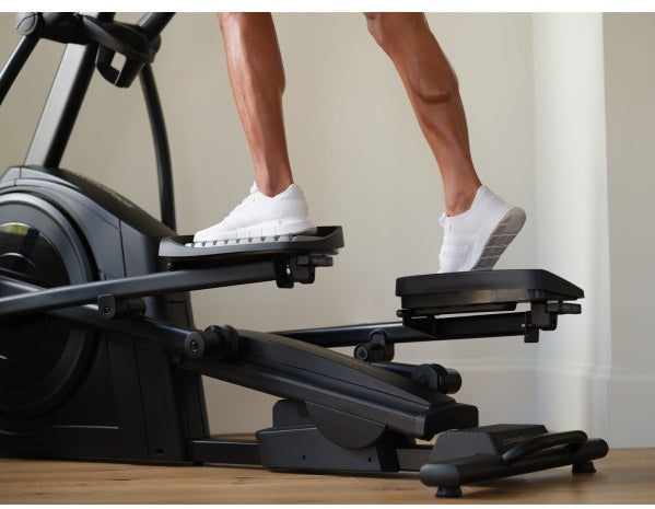 Promo NordicTrack Ellittica Elettromagnetica AirGlide 14i - a volano anteriore - App Ifit integrata - cod.NTEL71423-INT