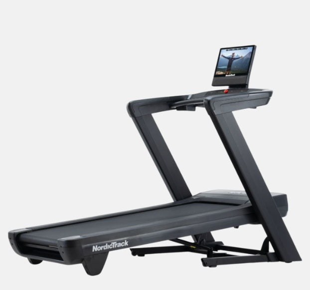 Promo COMMERCIAL 1750 con App Ifit integrata - TAPIS ROULANT NORDICTRACK piano corsa 152 x 55 cm - peso max utente 182 kg cod.NTL17125-INT
