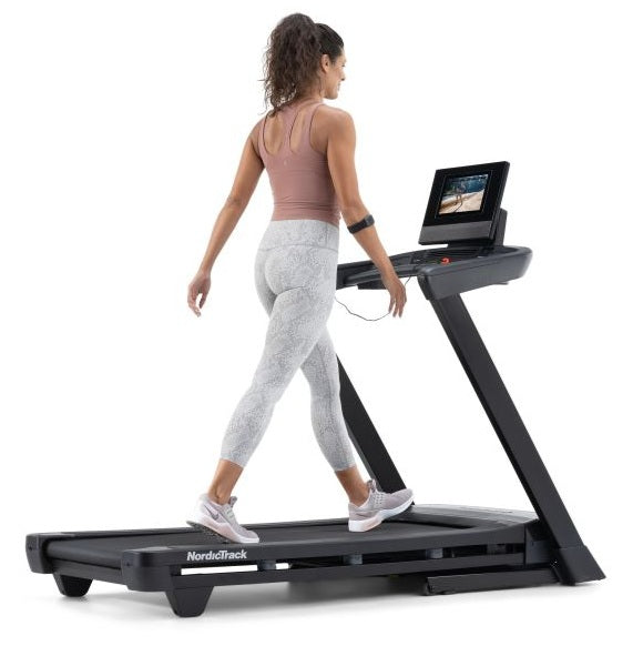 promo Tapis Roulant NordicTrack T Series 10 - velocità 20 km/h - peso max utente 147 kg -piano corsa 152 x 51 cm cod.NTL15425-INT compreso 1 anno di abbonamento IFIT