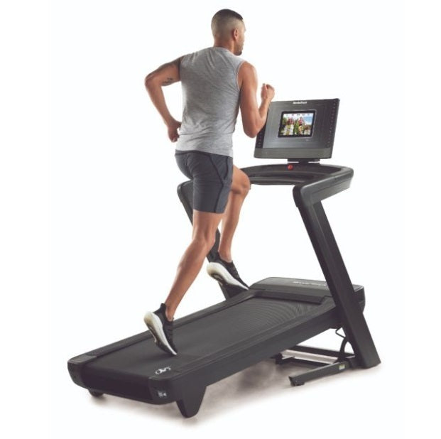 Promo COMMERCIAL 1250 con App Ifit integrata - TAPIS ROULANT NORDICTRACK piano corsa 152 x 51 cm - peso max utente 135 kg COD.NTL14124-INT