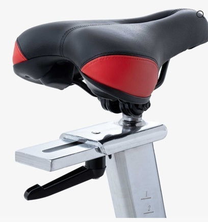 Jk544 Gym Bike resistenza magnetica - Volano 22 Kg - Peso Max Utente 150 Kg Jk Fitness Cod.jk544 - compatibile con Zwift e Kinomap