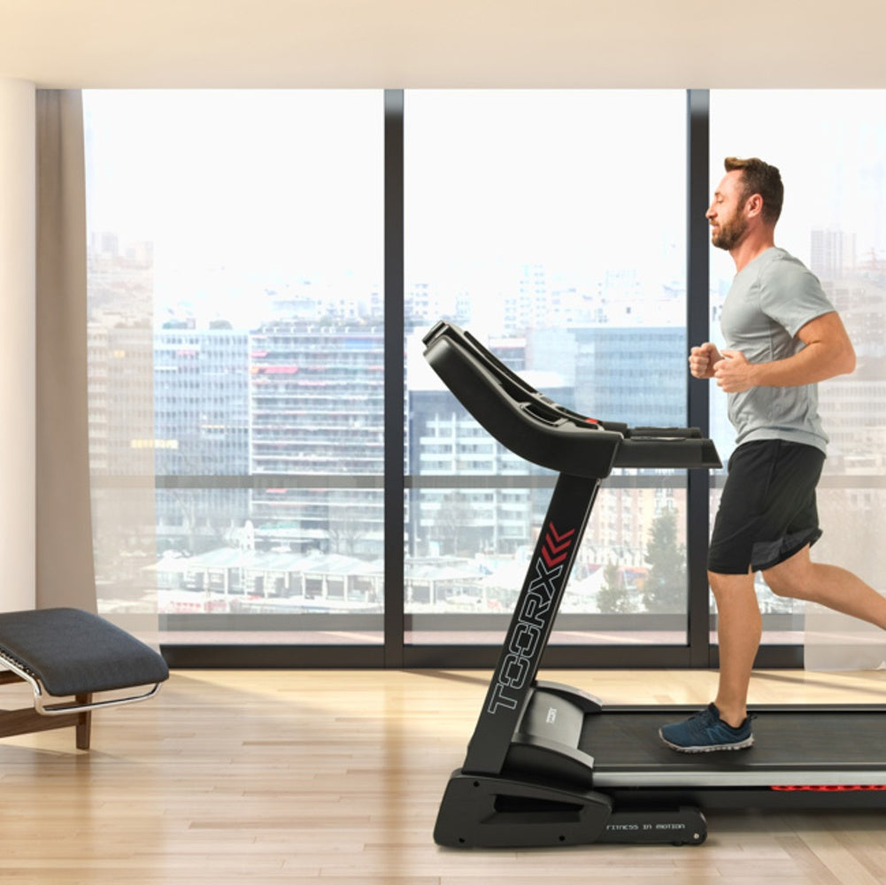 Promo Tapis Roulant Trx-100 3.0 Motore Ac Toorx Inclinazione Elettrica Fascia Cardio Toorx Inclusa - App Ready 3.0 Compatibile Con Iconsole+ Kinomap + Zwift - Velocità 1,0 - 22,0 Km/h Peso utente 140 Kg Piano corsa 53 x 151 cm