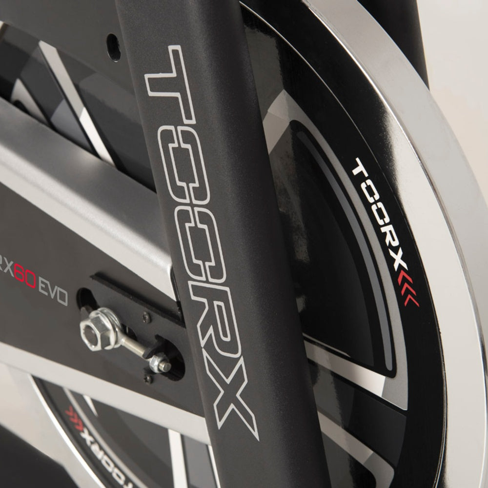Gym Bike SRX-60 EVO Linea Toorx Trasmissione; a cinghia Massa volanica; peso 20 kg Peso max utente; 125 kg bike da spinning