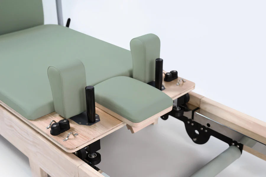 Reformer in legno di quercia naturale pieghevole PTX 3000 Green Tea - Linea Lifeness di Toorx - Cod. PTX-3000G