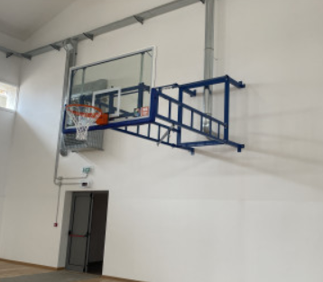 Ab1306 Impianto Basket Girevole a Parete Sbalzo 320 cm. con Tabelloni in Cristallo + Canestri Reclinabili Certificato F.I.B.A. Omologato Tuv (1 Coppia)