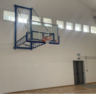 Ab1306 Impianto Basket Girevole a Parete Sbalzo 320 cm. con Tabelloni in Cristallo + Canestri Reclinabili Certificato F.I.B.A. Omologato Tuv (1 Coppia)