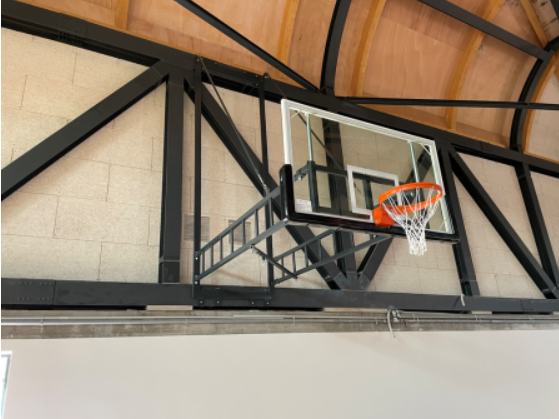 Ab1810 1 Coppia Impianto Basket Girevole a Parete Sbalzo 320 cm. con Tabelloni in Legno, certificato Secondo Norma Uni En 1270