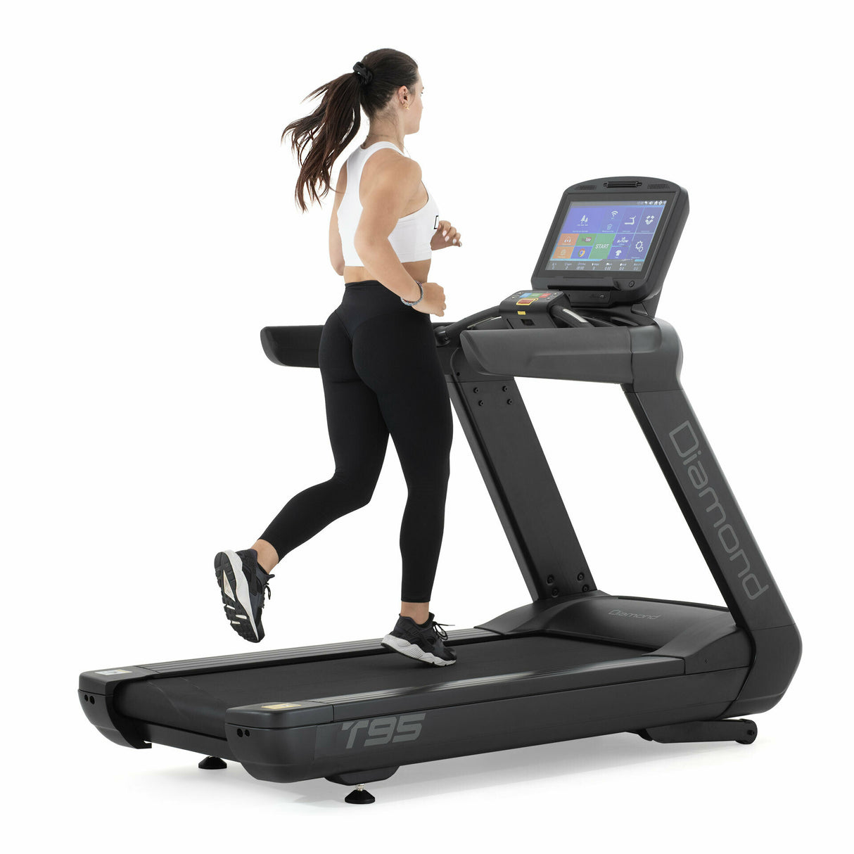 T-95 tapis roulant 7,0-9,0 Hp AC 25 Km/h - 600 x 1570 mm prelubrificato. Touch Screen HD 19,5" - Inclinazione 21%- fascia BT - Wi Fi + USB per ricarica+Bluetooth per apps Zwift, Kinomap e Fitshow - Linea Diamond professional Cod. T95