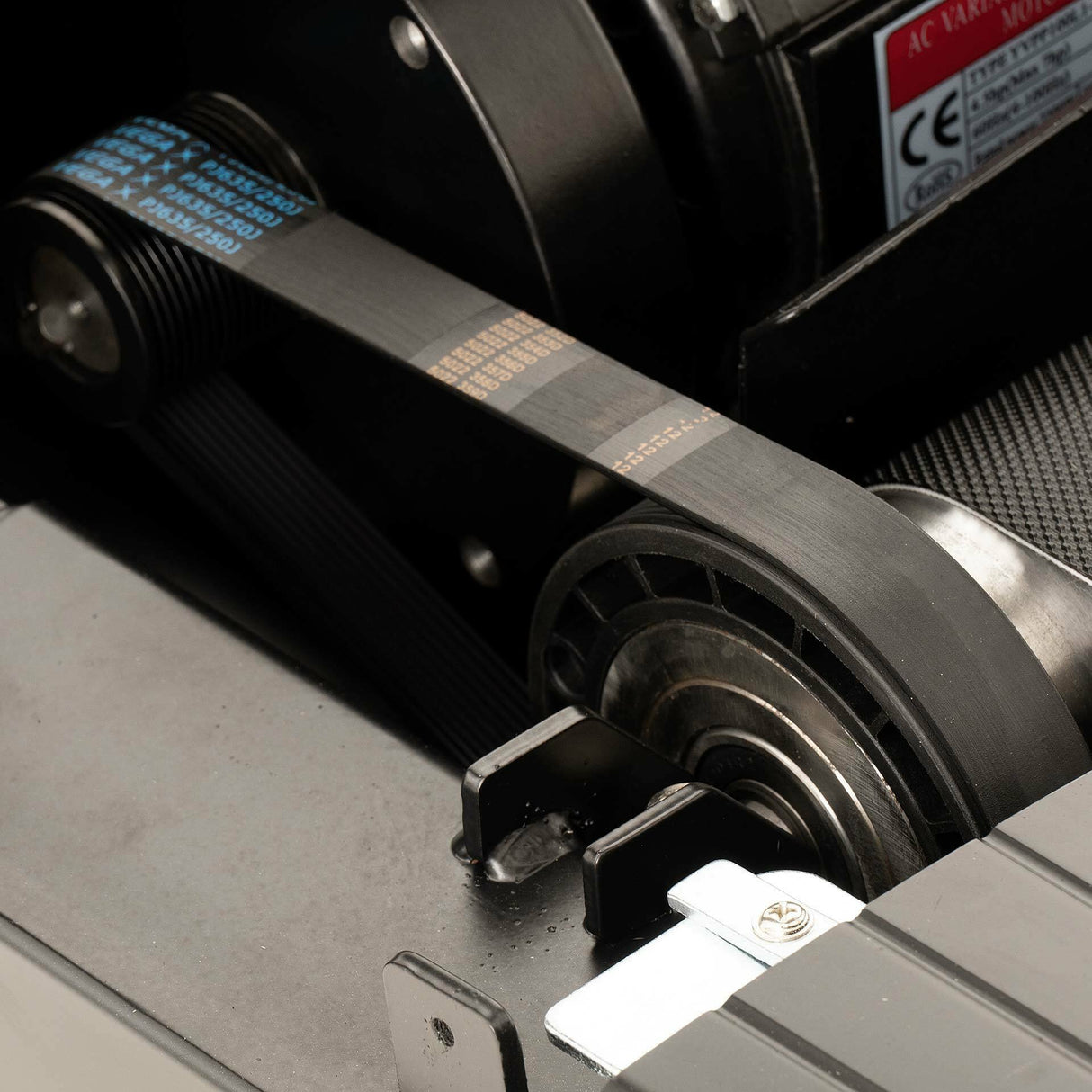 T-95 Tapis Roulant Dimensioni della pedana: 58 x 156 cm- Elettrica fino al 21% di pendenza - Prodotto Professionale linea Cardio DIAMOND - Cod.T95