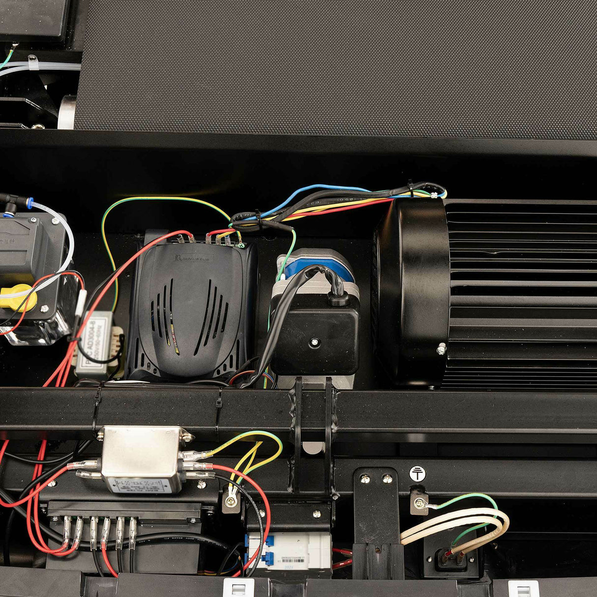 T-96 Tapis Roulant ampia dimensione: 60 x 165 cm ammortizzata da 6 elastomeri. Nastro autolubrificante. - Prodotto Professionale linea Cardio DIAMOND - Cod.T96