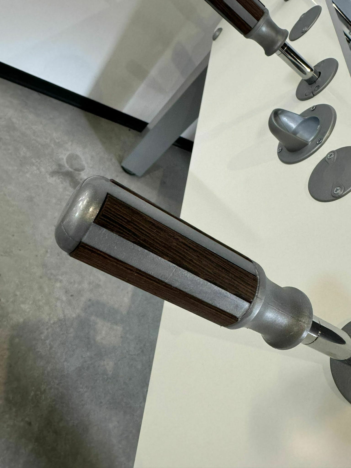 manopola singola con inserti in legno di Palissandro per G-500 Pure White codice 2A203-4PW