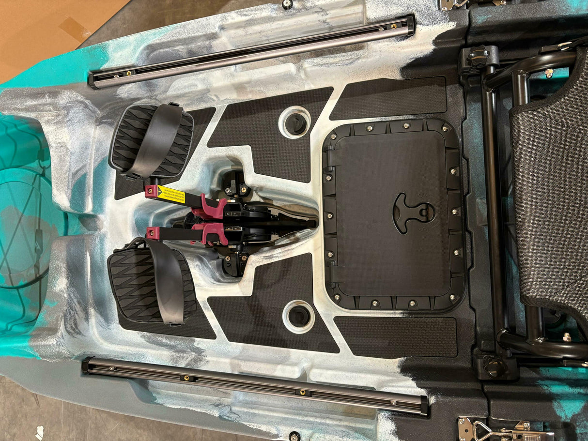 Big Mama S500 fishing con 5 portacanne, modello divisibile, pedali, sedile e timone