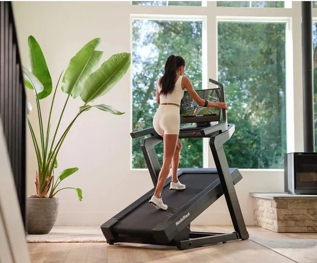 promo Tapis Roulant NordicTrack X24 Incline Trainer cod.NTL39225-INT con abbonamento Ifit per 1 anno