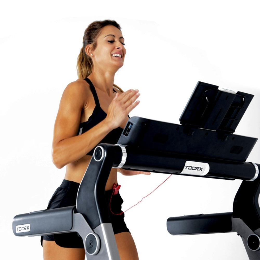 Mirage C 80 Tapis Roulant Salvaspazio Con Inclinazione Elettrica + Fascia Cardio Inclusa - Peso Max Utente 120 Kg - Piano Corsa 138 X 48 Cm - Velocita' 20 Km/h Toorx C80 Tappeto Elettrico Palestra