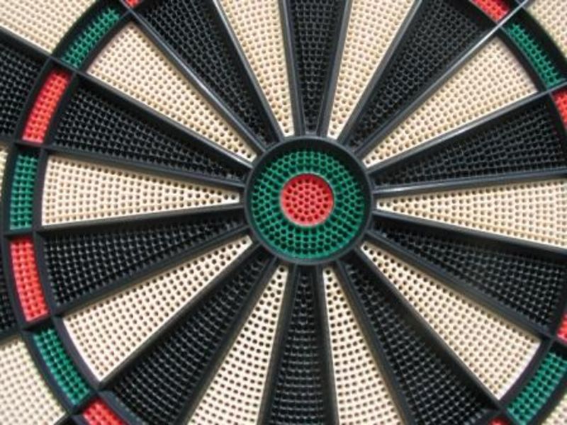 Bersaglio Elettronico per Freccette POLARIS con Armadietto incluse 6 Freccette Equinox By Garlando cd.DA-22