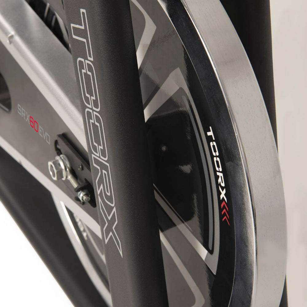Gym Bike SRX-60 EVO Linea Toorx Trasmissione; a cinghia Massa volanica; peso 20 kg Peso max utente; 125 kg bike da spinning