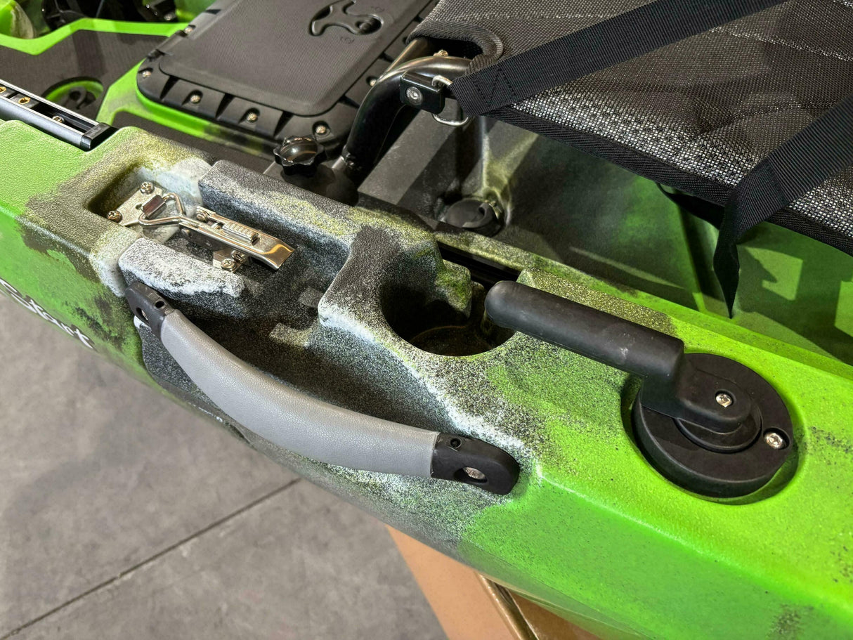 Kayak monoposto divisibile a pedali con pinne BIG MAMA START S500 componibile + motore Bixpy K1 Angler PRO Kit Outboard con batteria inclusa PP-768 Wh + Adattatore Low Profile Thruhull Pedal Drive