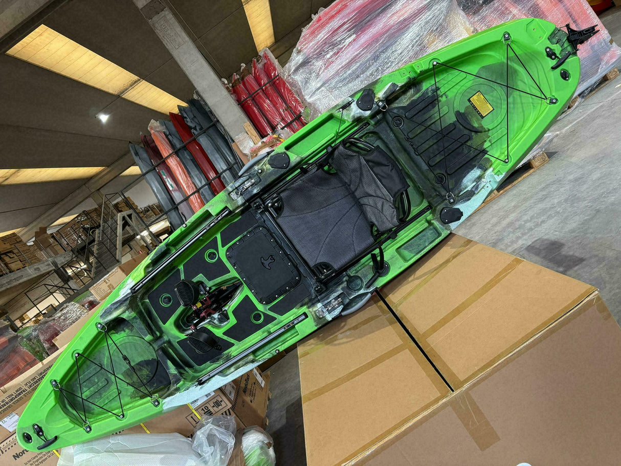 Kayak monoposto divisibile a pedali con pinne BIG MAMA START S500 componibile + motore Bixpy K1 Outboard Kit con batteria PP-378 Wh v4 + Adattatore Low Profile Thruhull Pedal Drive
