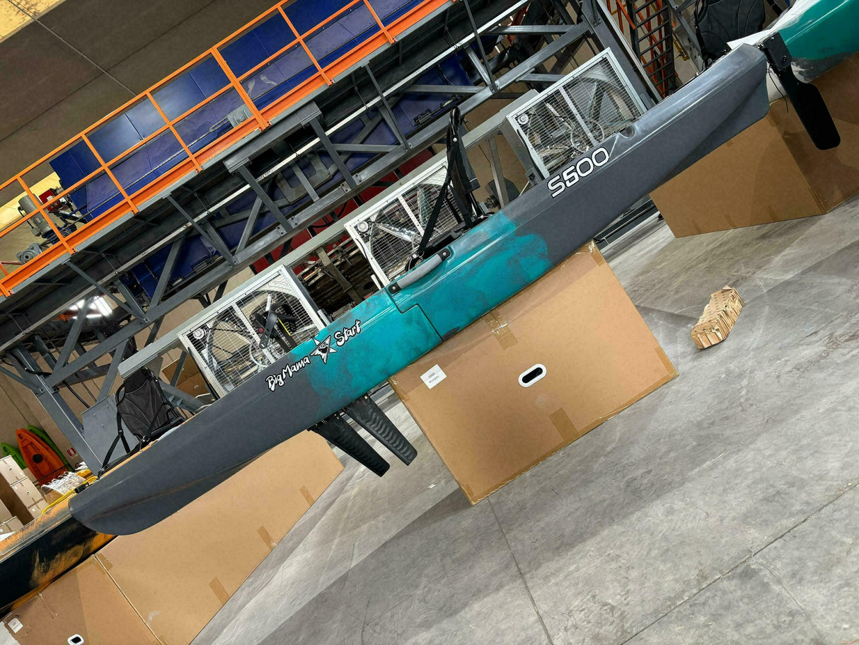 Kayak monoposto divisibile a pedali con pinne BIG MAMA START S500 componibile + motore Bixpy K1 Angler PRO Kit Outboard con batteria inclusa PP-768 Wh + Adattatore Low Profile Thruhull Pedal Drive