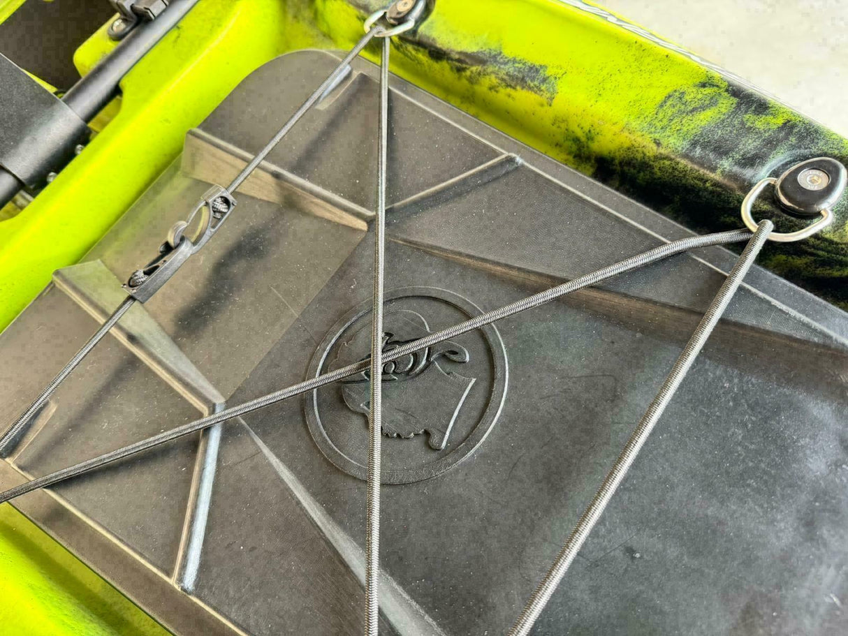 canoa fishing a Pedali divisibile Big Mama Triken 330 Live S, con ruote e vasca del vivo + ecoscandaglio Garmin Striker Vivid 5 + kit braccetto display