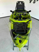 kayak fishing a Pedali divisibile Big Mama Triken 330 Live S, con ruote e vasca del vivo + ecoscandaglio Garmin Striker Vivid 7SV + kit braccetto display