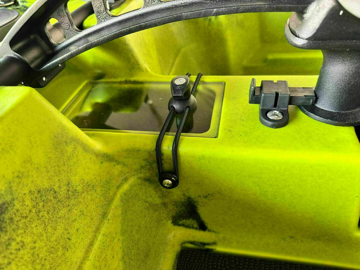 canoa fishing a Pedali divisibile Big Mama Triken 330 Live S, con ruote e vasca del vivo + ecoscandaglio Garmin Striker Vivid 5 + kit braccetto display