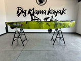 canoa fishing a Pedali divisibile Big Mama Triken 330 Live S, con ruote e vasca del vivo + ecoscandaglio Garmin Striker Vivid 7CV + kit braccetto display