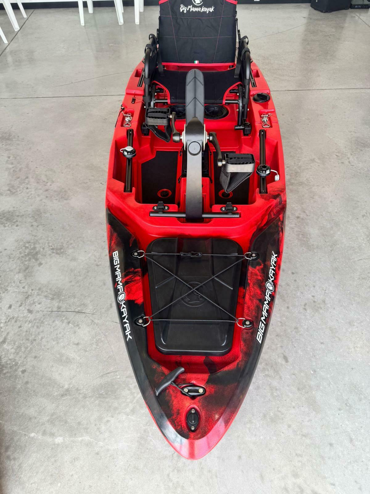 Kayak fishing a Pedali divisibile Big Mama Triken 330 S live, con ruote e vasca del vivo