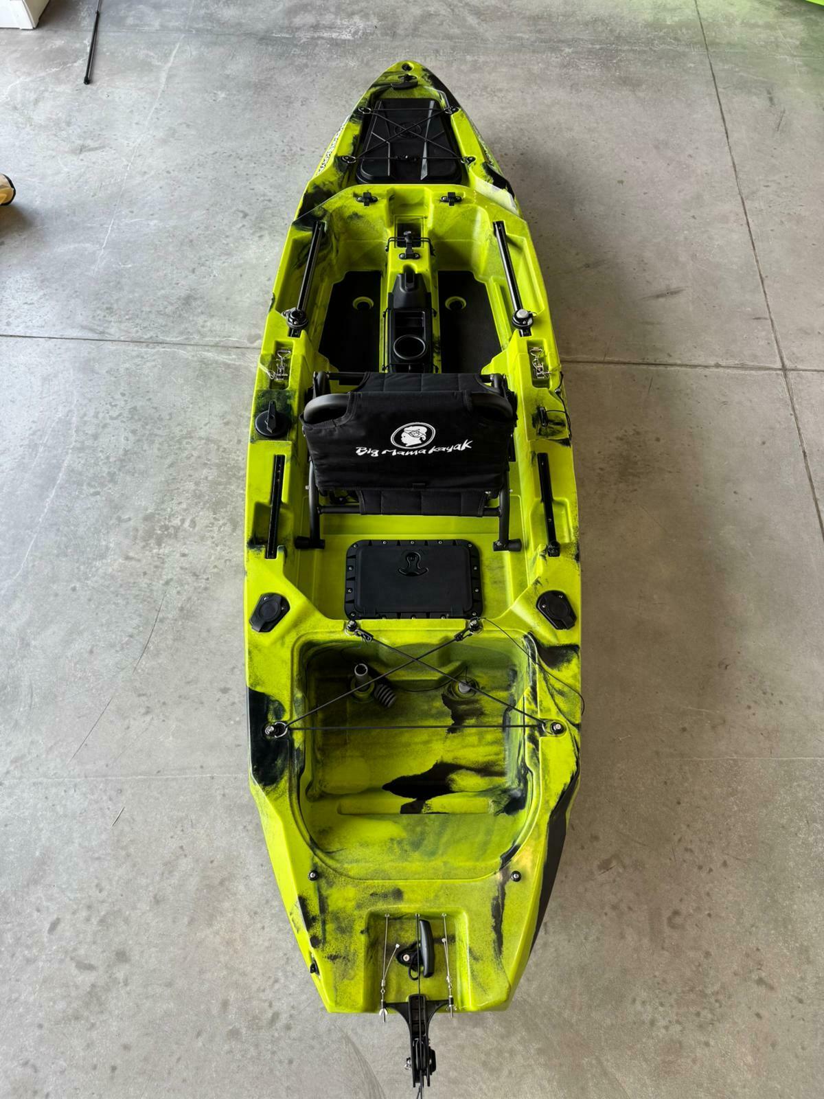Kayak fishing a Pedali divisibile Big Mama Triken 330 S live, con ruote e vasca del vivo