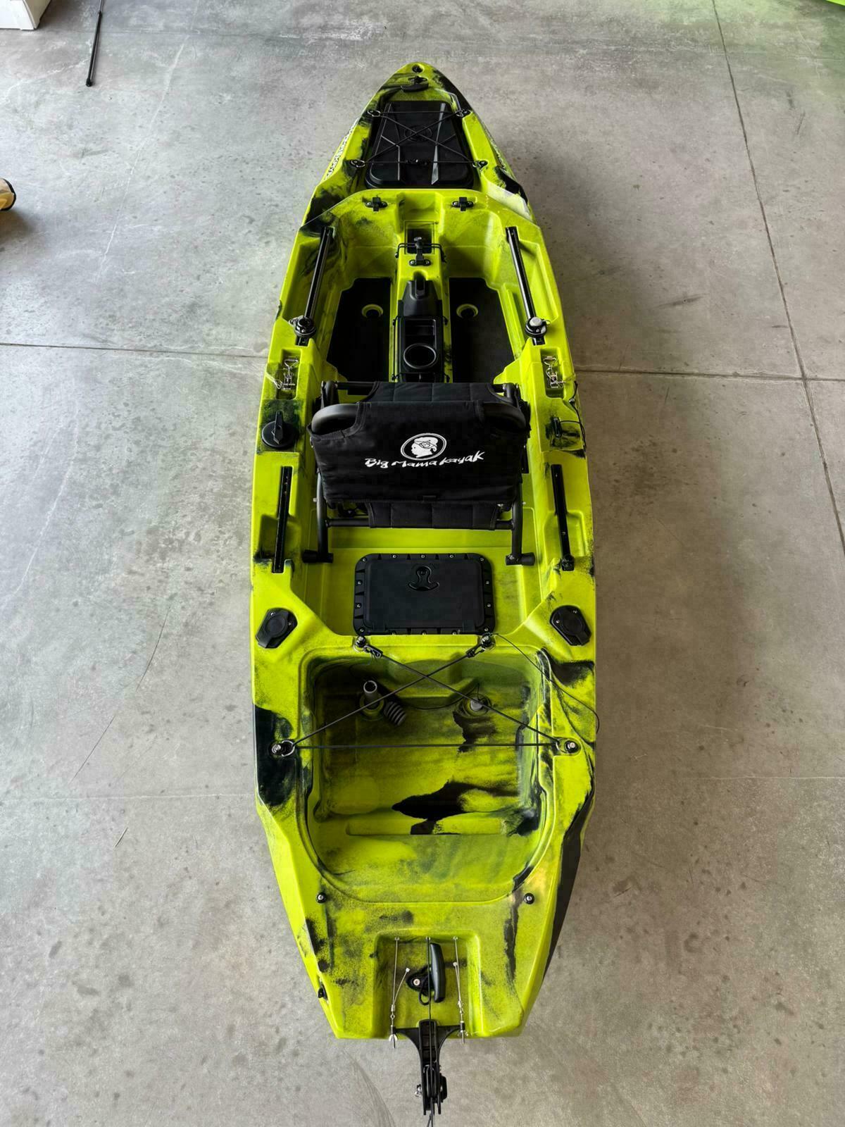 Kayak fishing a Pedali divisibile Big Mama Triken 330 Live S, con ruote e vasca del vivo