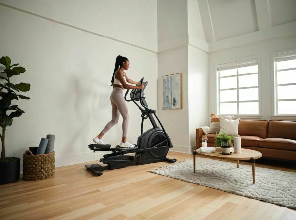 Promo NordicTrack Ellittica Elettromagnetica AirGlide LE - a volano anteriore - App Ifit integrata - cod.NTEL89824-INT