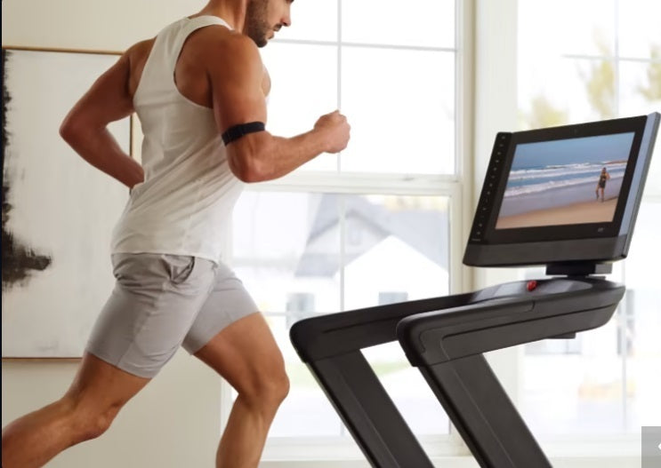 Promo COMMERCIAL 2450 con App Ifit integrata - TAPIS ROULANT NORDICTRACK piano corsa 152 x 51 cm - peso max utente 135 kg cod.NTL19124-INT